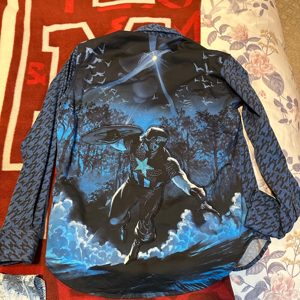 Special Edition Captain America Robert Graham Shirt size small